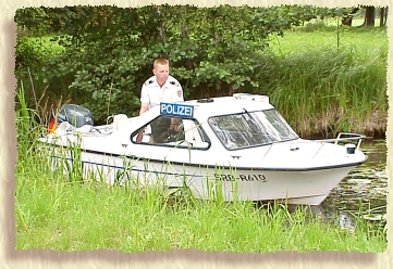 Wasserschutzpolizei Lbbenau mit Ihren neuem Boot